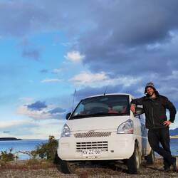 Unser Shabby Chevi bringt uns sicher an jeden Schotterstrand 😊