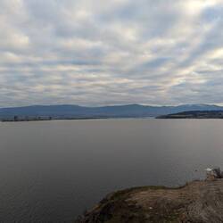 Ausblick auf Kelowna vom anderen Seeufer
