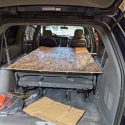 Spontan Bett eingebaut, ist aktuell abgebaut und verstaut unter der Rückbank