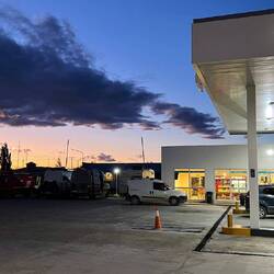 Overlanderidylle an der YPF Tankstelle