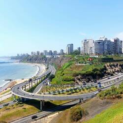 Blick auf das Viertel Miraflores. Die Stadt liegt an einer eindrücklichen Klippe 🤩