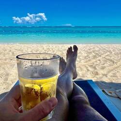 Letztes Bier am Strand
