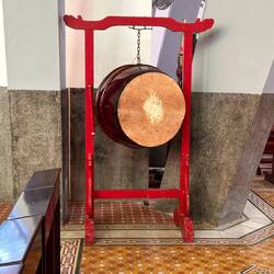 Tempeltrommel in Kirche