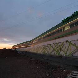 Supermarkt im Sonnenuntergang