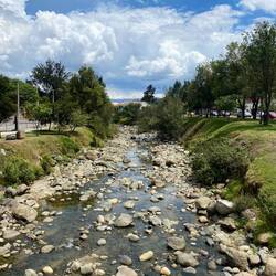 Der leere Fluss. In Ecuador herrscht große Dürre