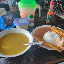 Cocina Amazona: Beige.