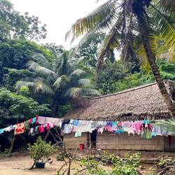 Ein Häuschen kurz vor den 7 Altären (da wurde die Wäscheleine gut genutzt)