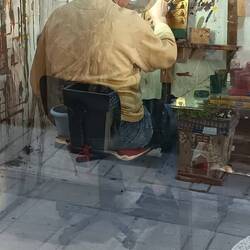 Ikonenmaler bei der Arbeit