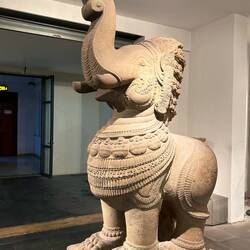 Gajasimha - head of 🐘, body of 🦁 - door guardian