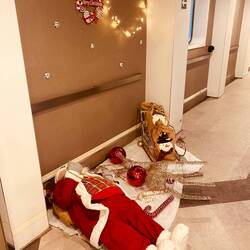 Die Weihnachtsdeko konnte dem Geschaukel nicht Stand halten 😵‍💫🌊🌬️