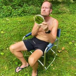Aron muss sich rasieren