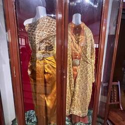 königliches Hochzeitsgewand