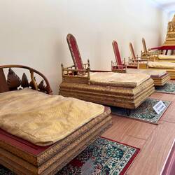 Königssitze zum Rumtragen