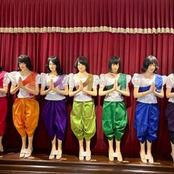 reiche Buddhisten folgen der Farbenfolge pro Wochentag