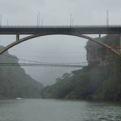 Travelling up the Sumidero Canyon