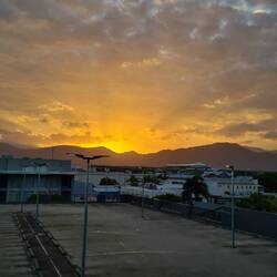 Ich würde gerne in den Wald da drüben, aber da is nen fetter Fluss dazwischen :(