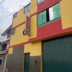 Pay Purix Backpackers Hostel, with a wonderful staff and near the airport.