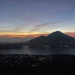 Before sunrise with the moon