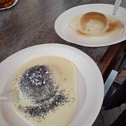 Kein deutscher Weihnachtsmarkt ohne Germknödel! 😋