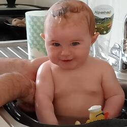 So gorgeous, a bath everynight with Nani Siobhan in the sink!