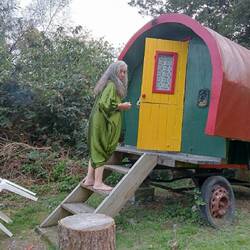 Crack up! look like an old witch returning home!