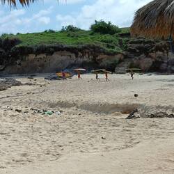 Local kids gonna go surfing 😍