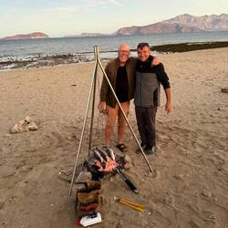 Grillfest mit einigen Overländern am Strand - 3 Meeräschen für 6 Personen