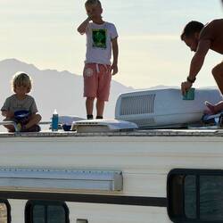 Unsere holländische Nachbarn frühstücken auf dem Dach