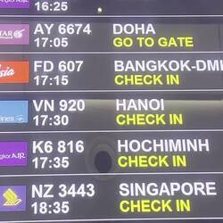 Vientiane, dann Hanoi. Aussteigen nicht vergessen!