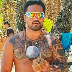 Er passt auf diese Insel auf 👍