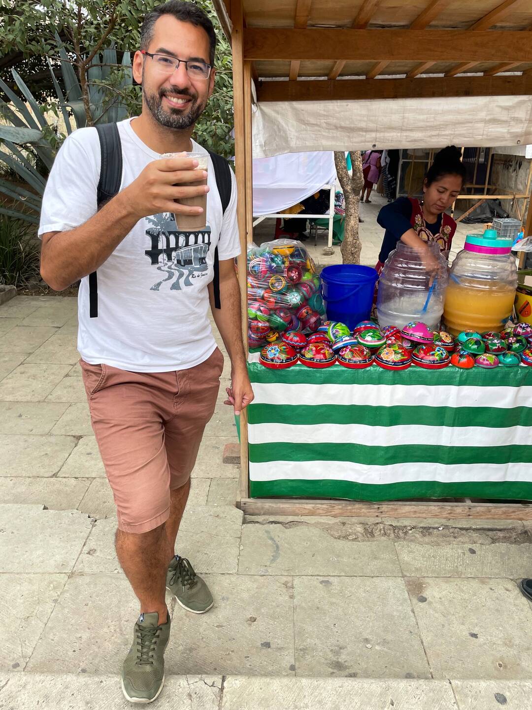 Me kn front of a stand selling the typical drink "Tejate"