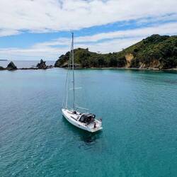 Starling parked at Waiiti Bay