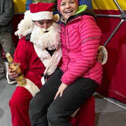 Wer kann das schon behaupten, am Schoß vom Santa zu sitzen auf 4300m 🤩😂😜