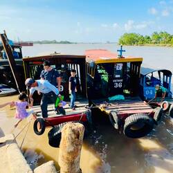 Unser Boot ist selbstverständlich das letzte in der Reihe 😅