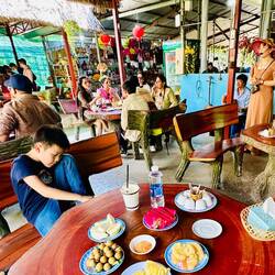 Frische lokale Früchte (wenn man mag mit Chili Salz), sehr lecker