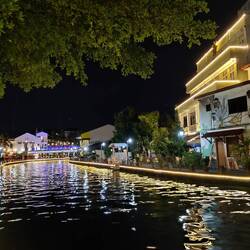 Illuminations along the river