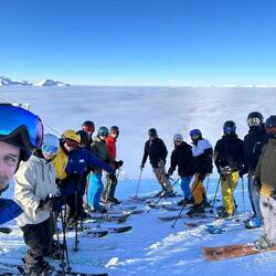 Unsere Gruppe (die in blau sind unser Trainer)