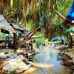 Wer noch nicht ausreichend Souvenirs hat, kann sich auch hier eindecken