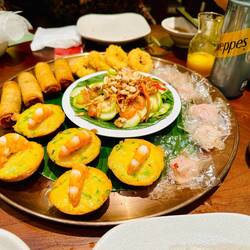 Vorspeisenplatter mit allerlei gutem Essen 😁