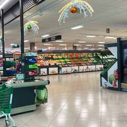 Gr. Mercadona in Aguilas + 20 Womo PP