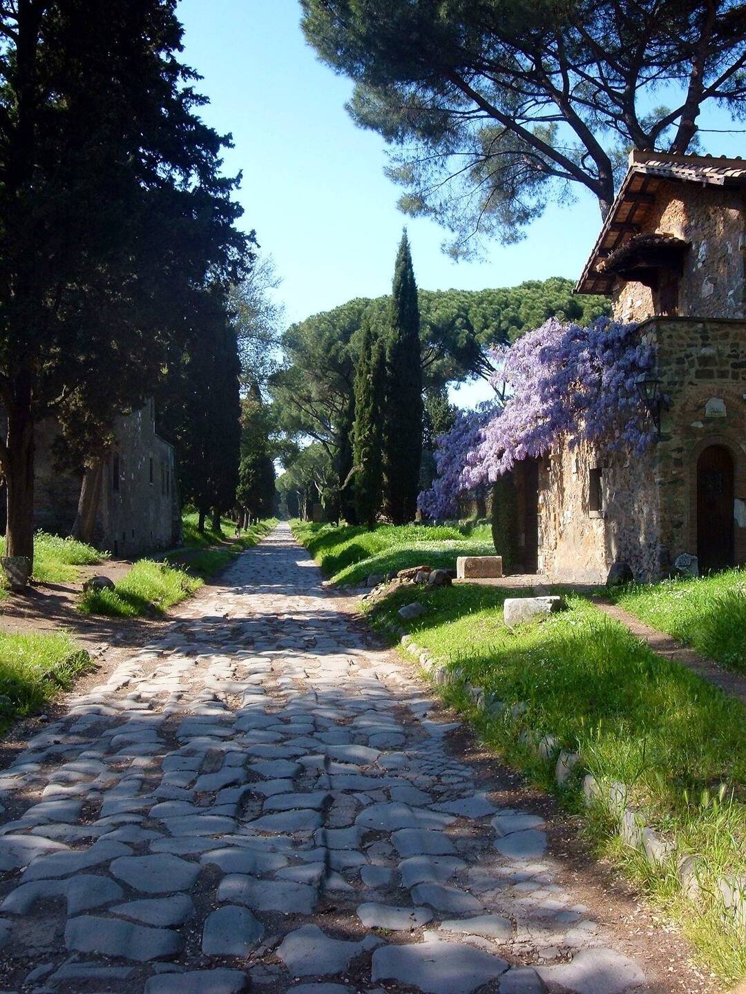 Hinter Rom geht es weiter: die Via Appia Antica (Quelle: Wikipedia)
