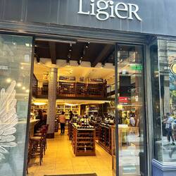 Weinhändler gibt es einige