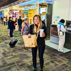 ...süsch chunnt das nid guet mit däm Flug uf Vientiane 😅