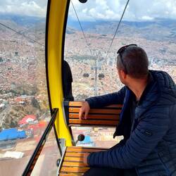 Für wenig Geld kann man über die Stadt fliegen 🚡🥳