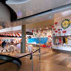 Alle Stationen sind sehr weihnachtlich dekoriert 🎄🎅