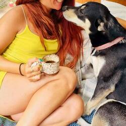 Morning magic with Nala & coffee ✨