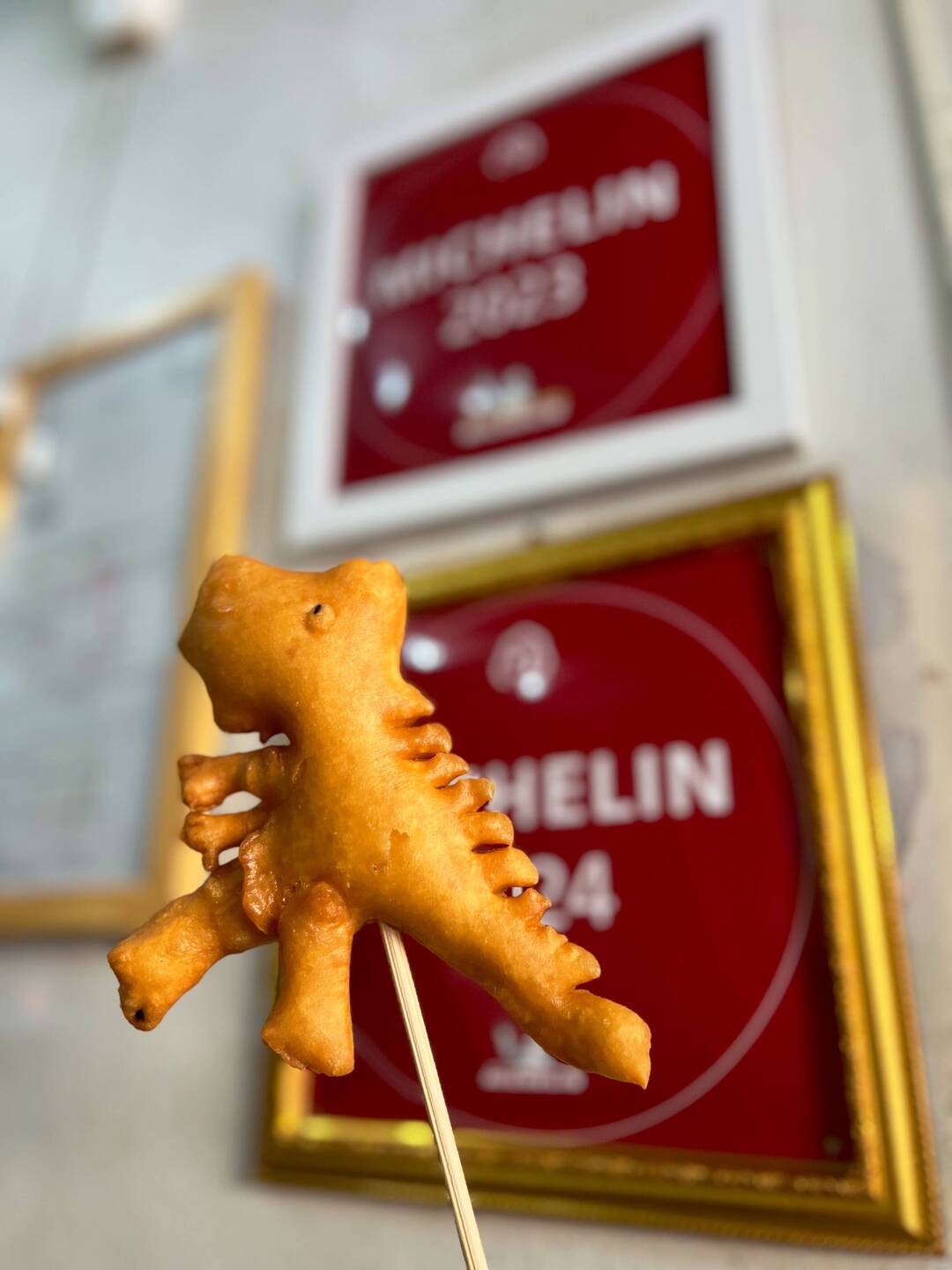 米其林小吃摊，可是啊。。。一股尿素味😂