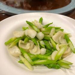 Asparagus with lily bulbs