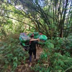 Ils vont à la même vitesse quand il s'agit de grimper une montagne ou descendre une falaise...