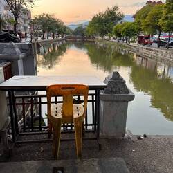 the river circles the old centre